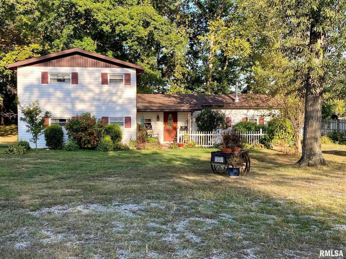 3526 Kendale Acres Rd., Tamaroa, IL 62888