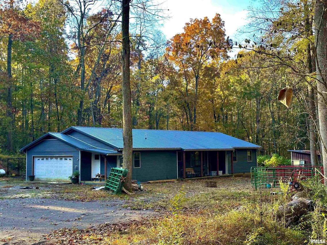 718 Karbers Ridge Rd., Elizabethtown, IL 62931