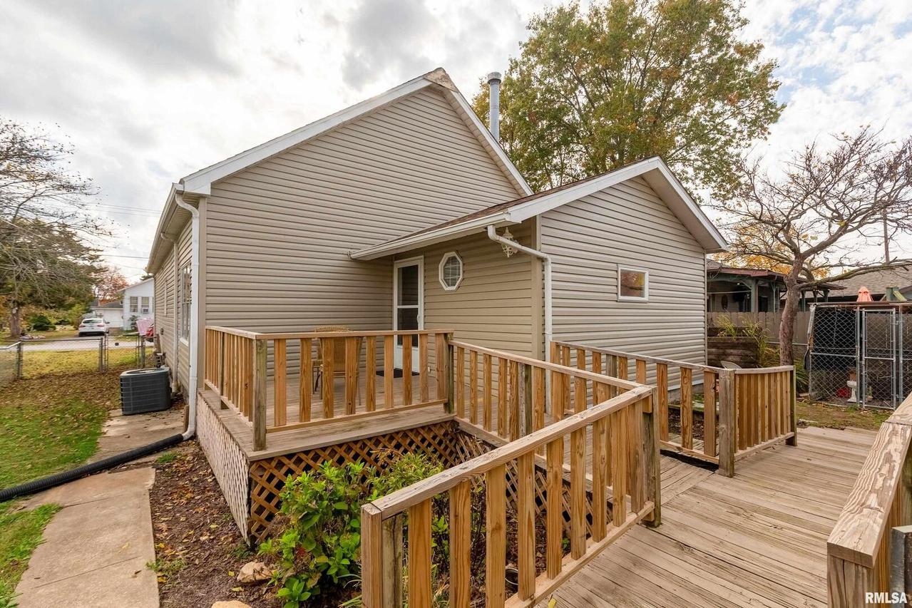 207 W Sylvester St., Christopher, IL 62822