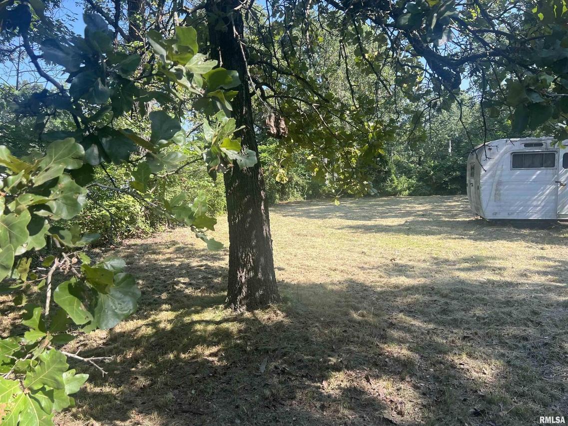 2071 Lindell Ave., Odin, IL 62870