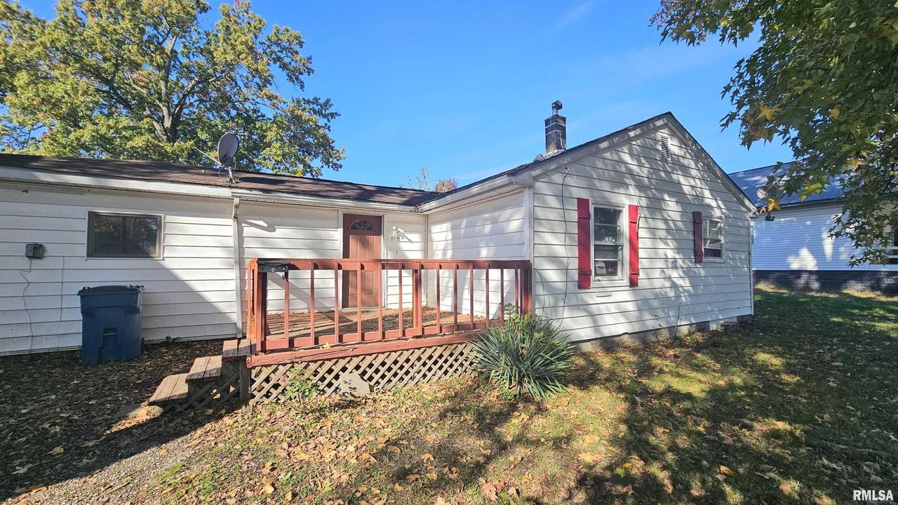 200 W 12th St., Johnston City, IL 62951