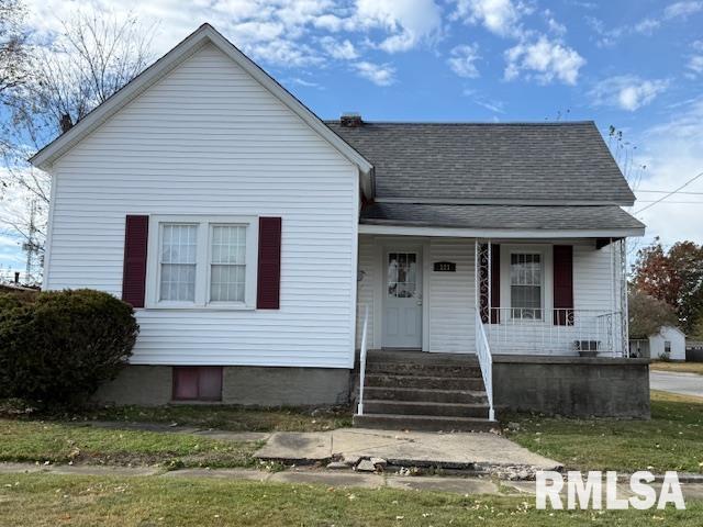 121 N 9th St., Herrin, IL 62948