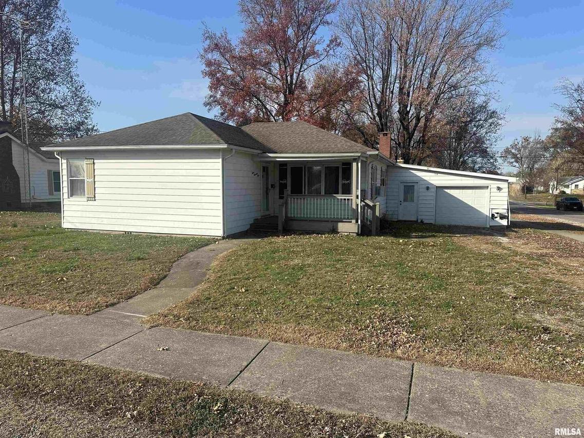 301 S East St., Pinckneyville, IL 62274
