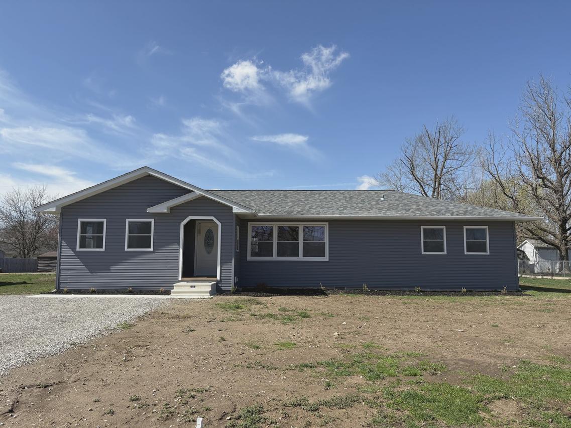 504 Westhaven Dr., Centralia, IL 62801