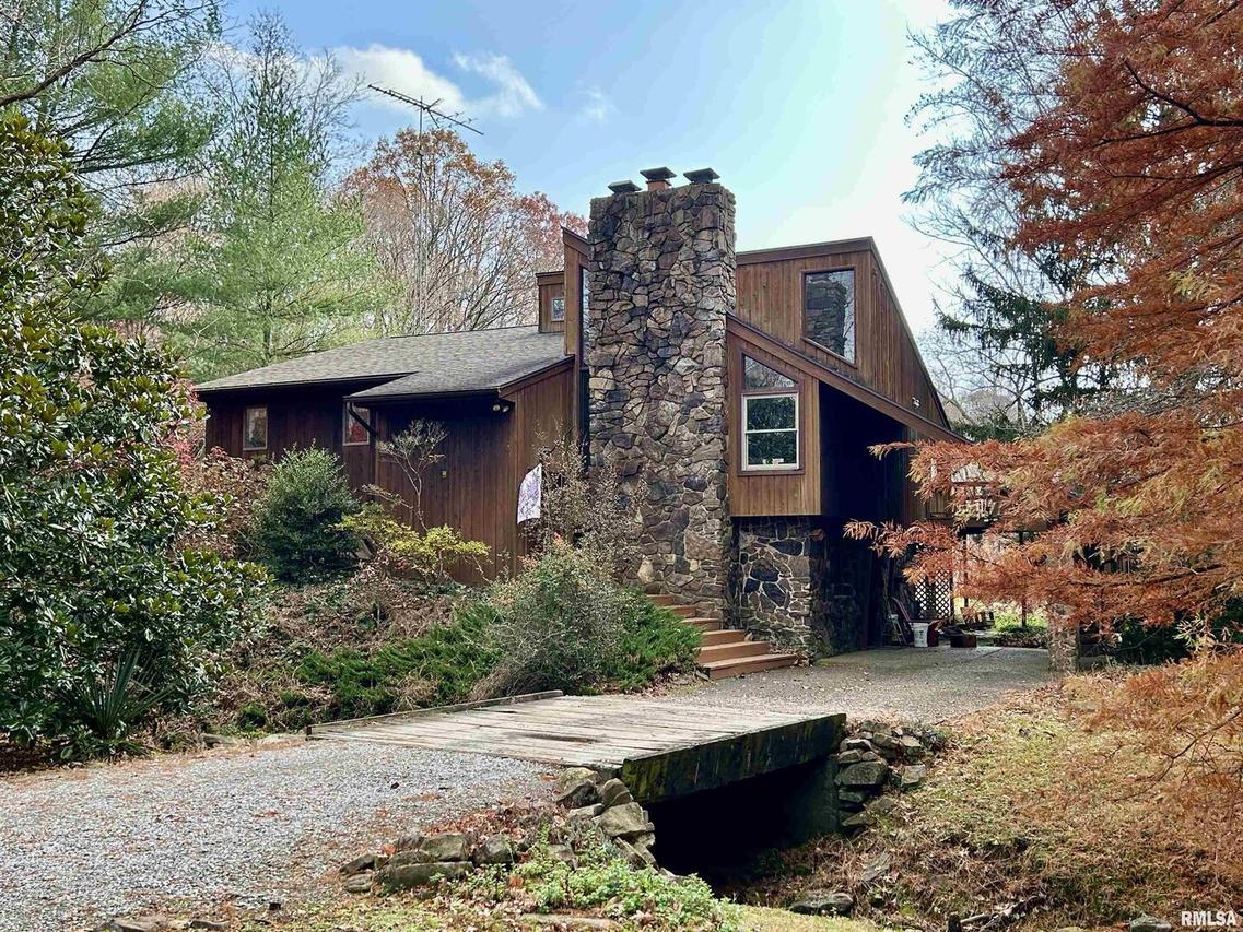 61 Schack Rd., Murphysboro, IL 62966