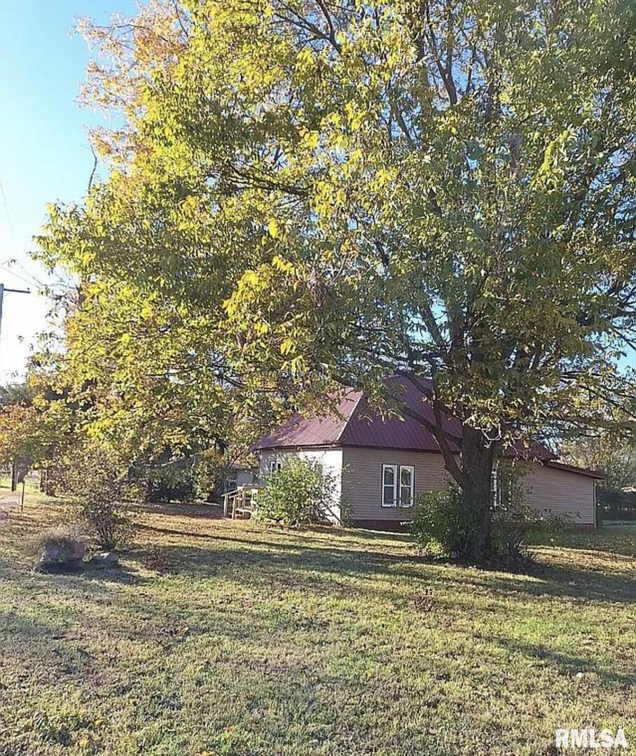 602 W Cherry St., Mcleansboro, IL 62859