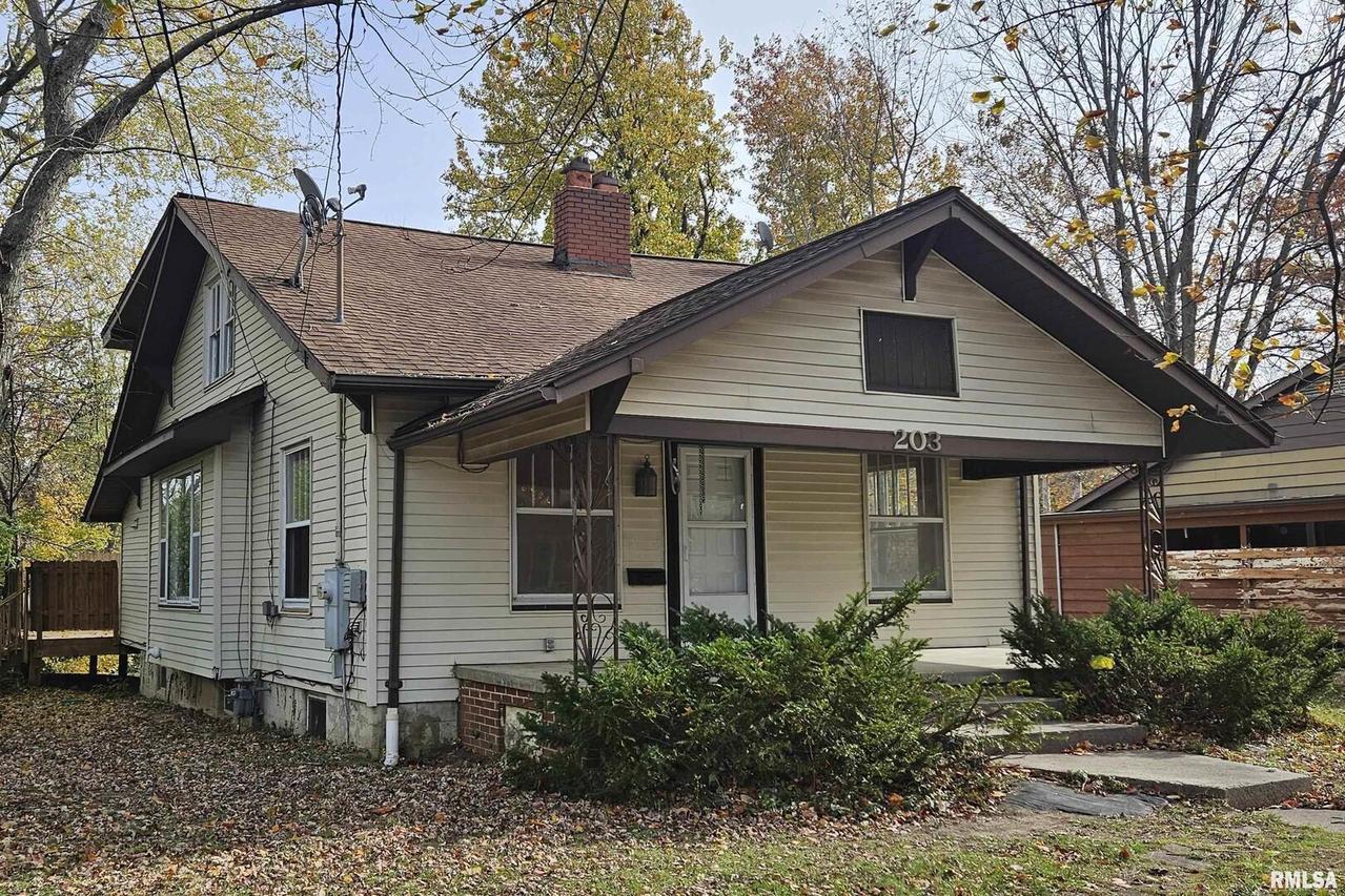 203 Orchard Dr., Carbondale, IL 62901