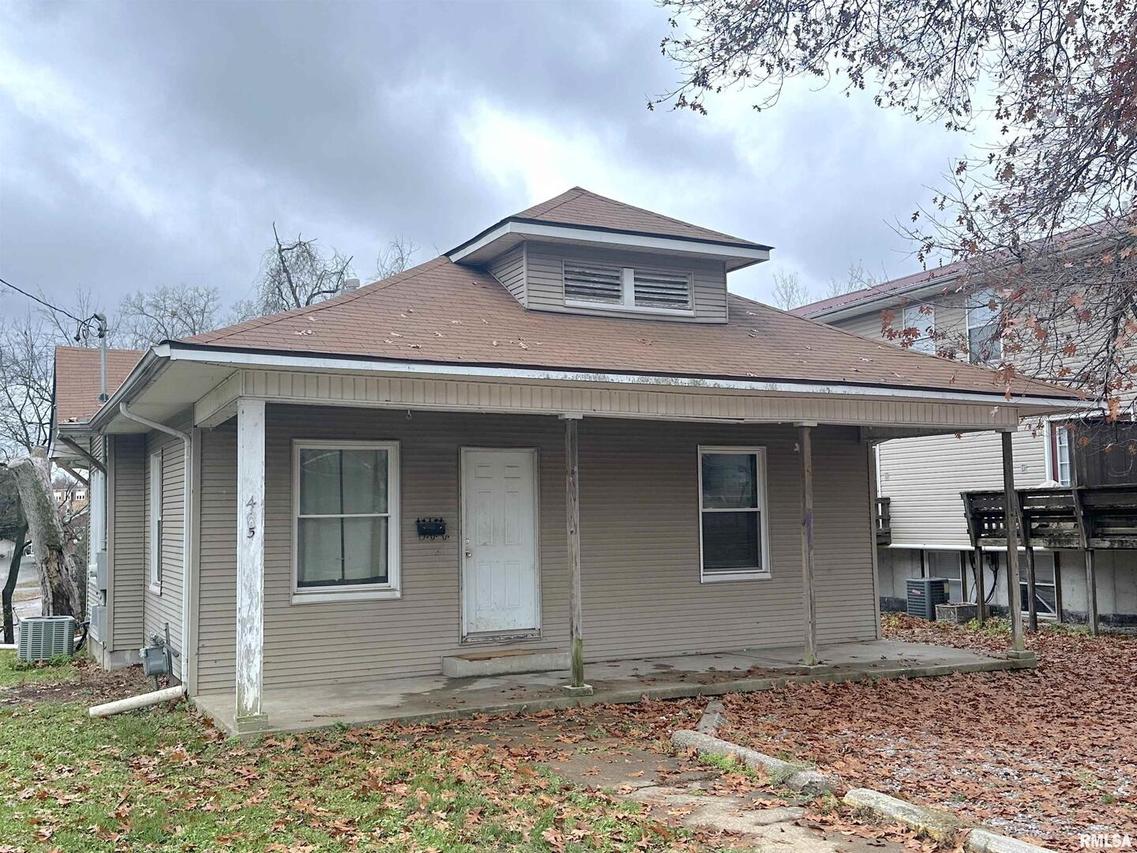405 W College St., Carbondale, IL 62901
