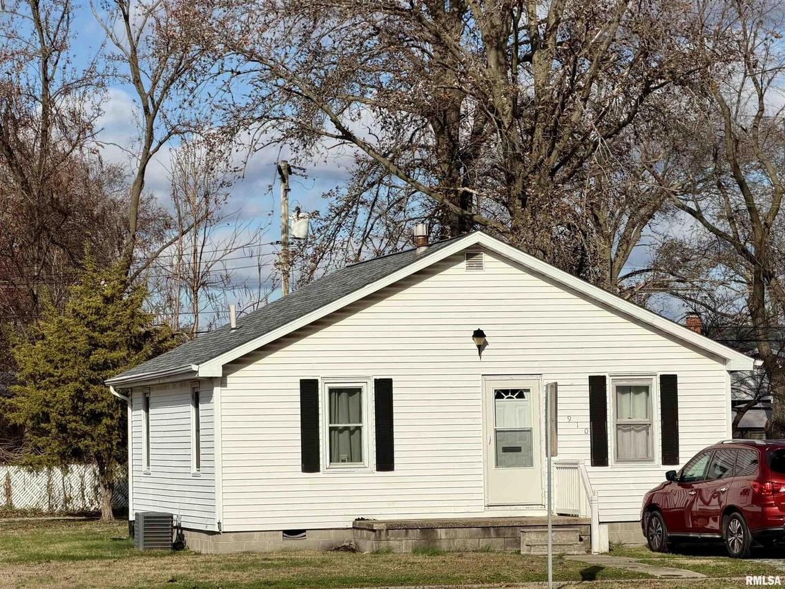 910 E Mccord St St., Centralia, IL 62801