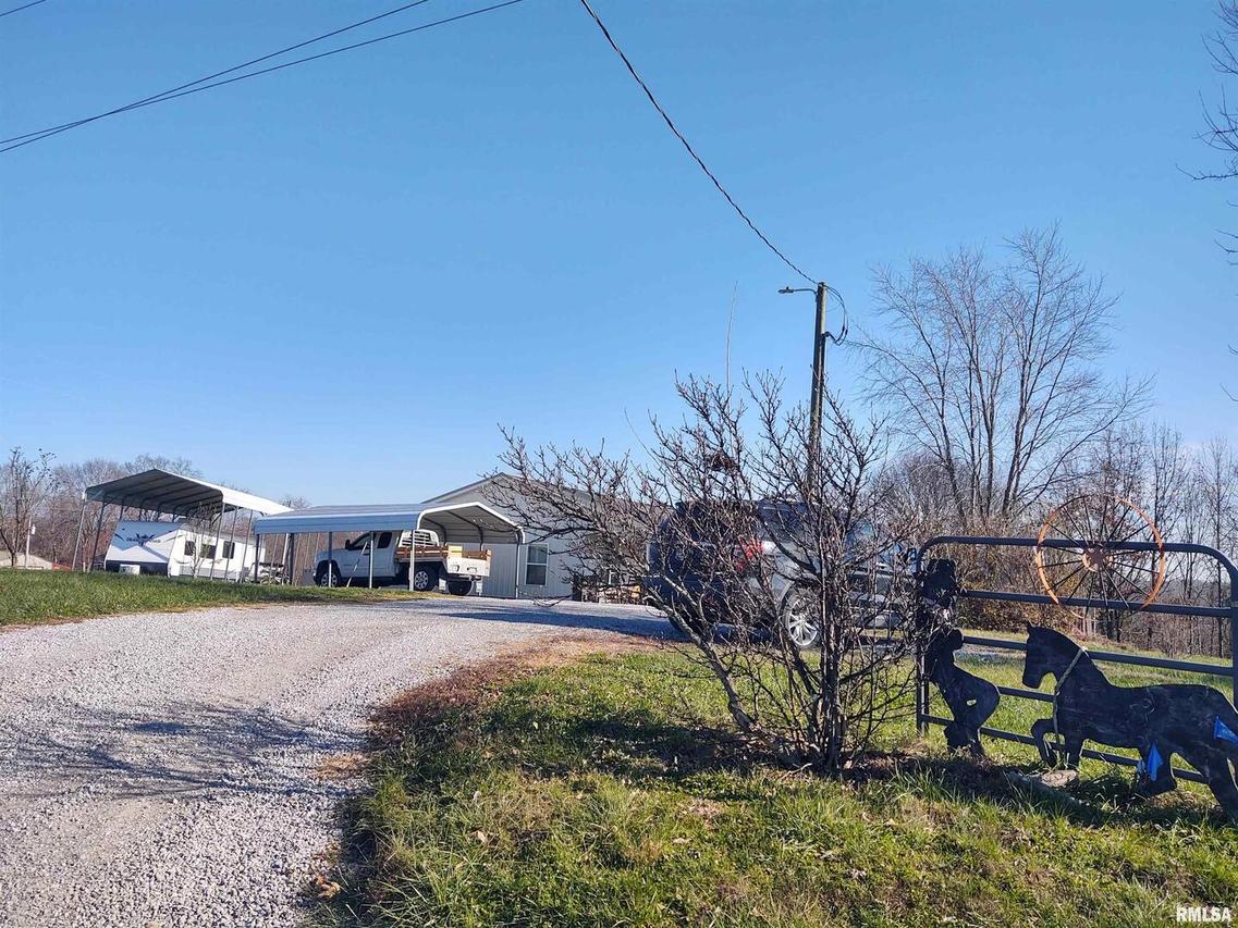 1470 Old Bloomfield Rd Rd., Vienna, IL 62995