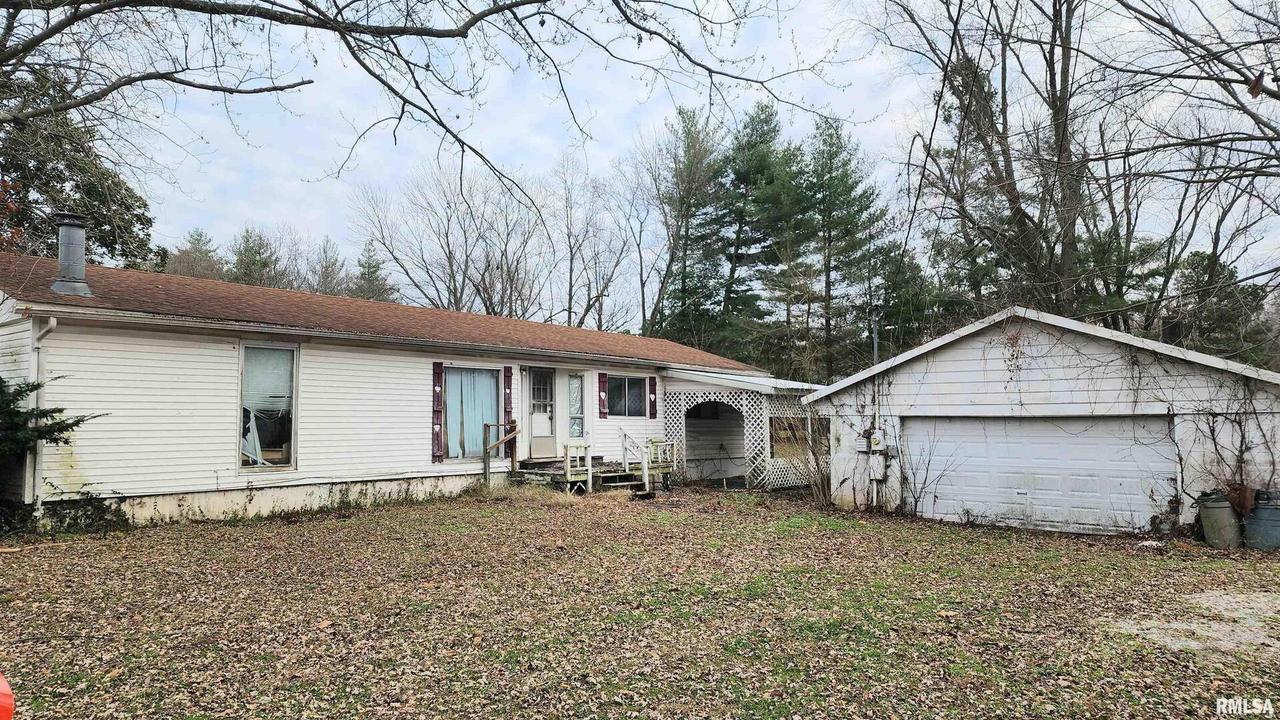 213 Virginia St., Cambria, IL 62915