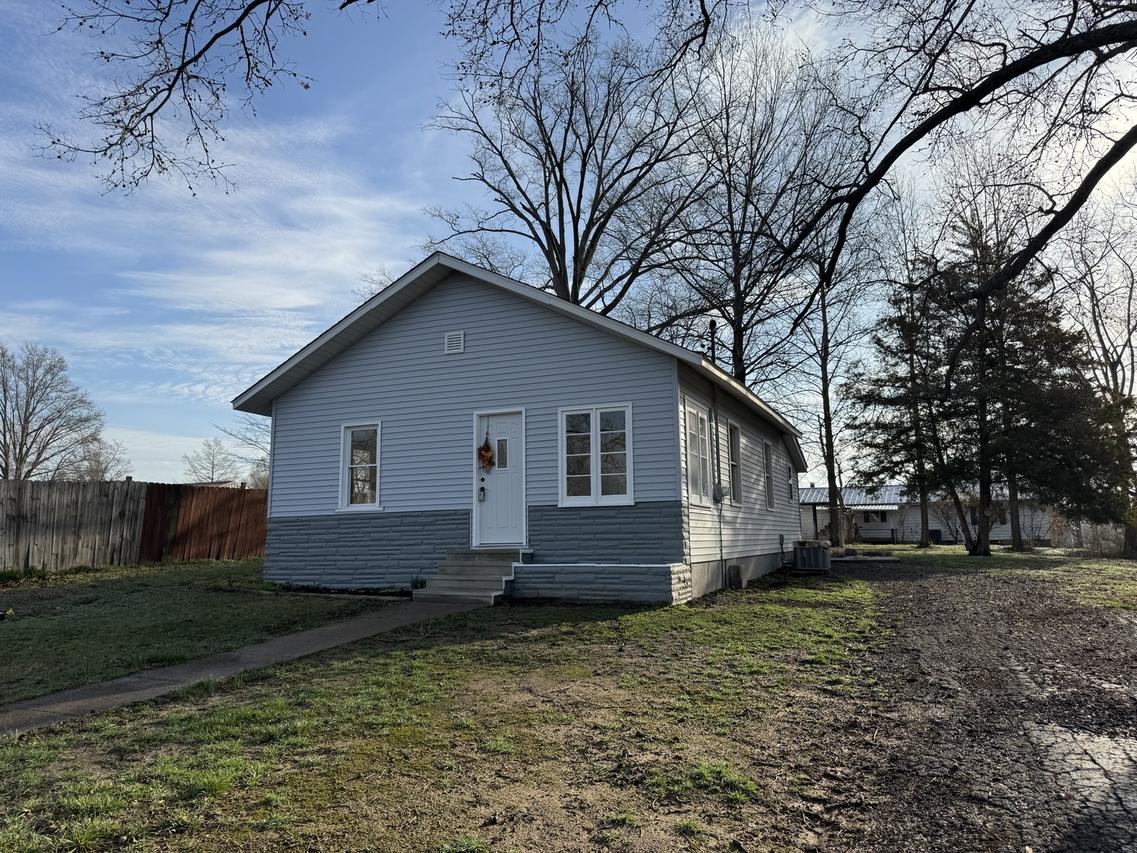 618 S Mcleansboro St., Benton, IL 62812