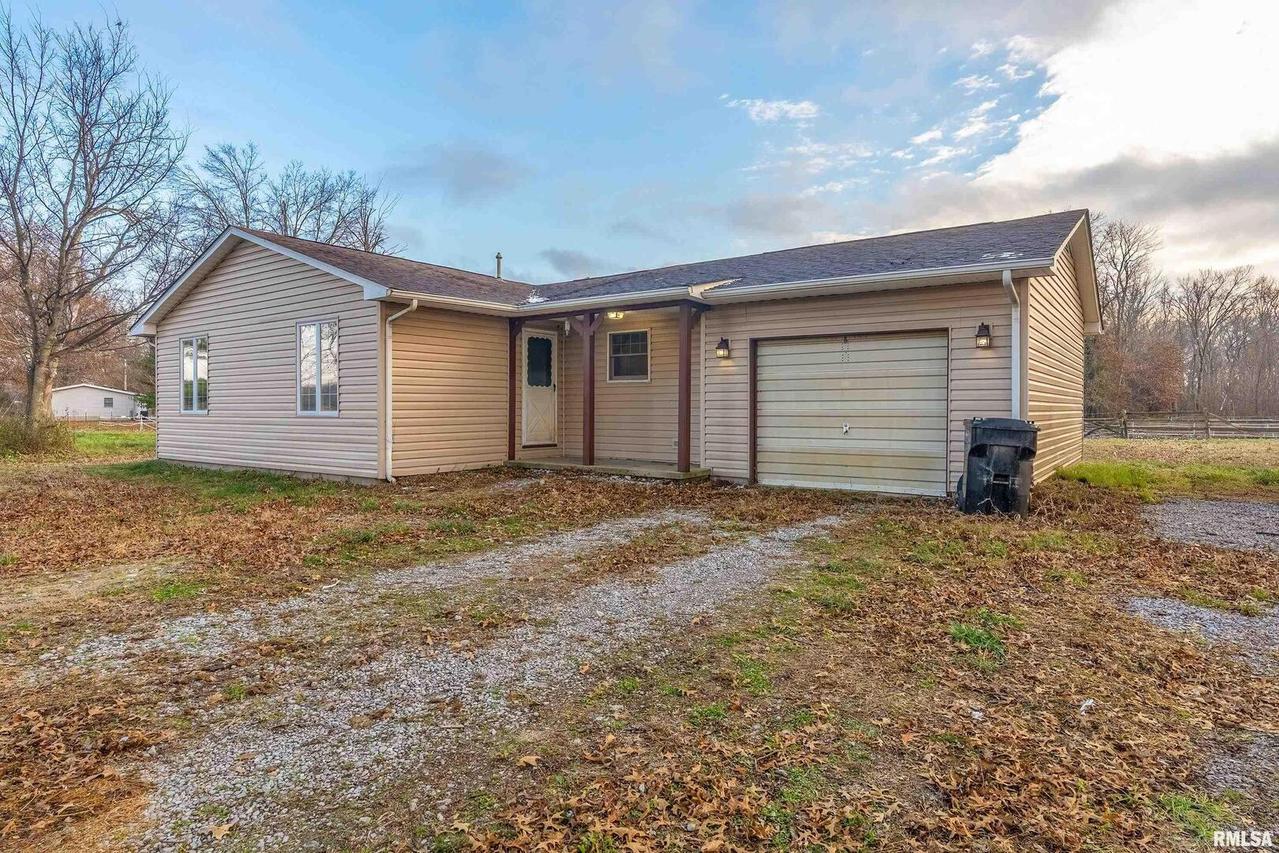 18662 Liberty School Rd., Thompsonville, IL 62890