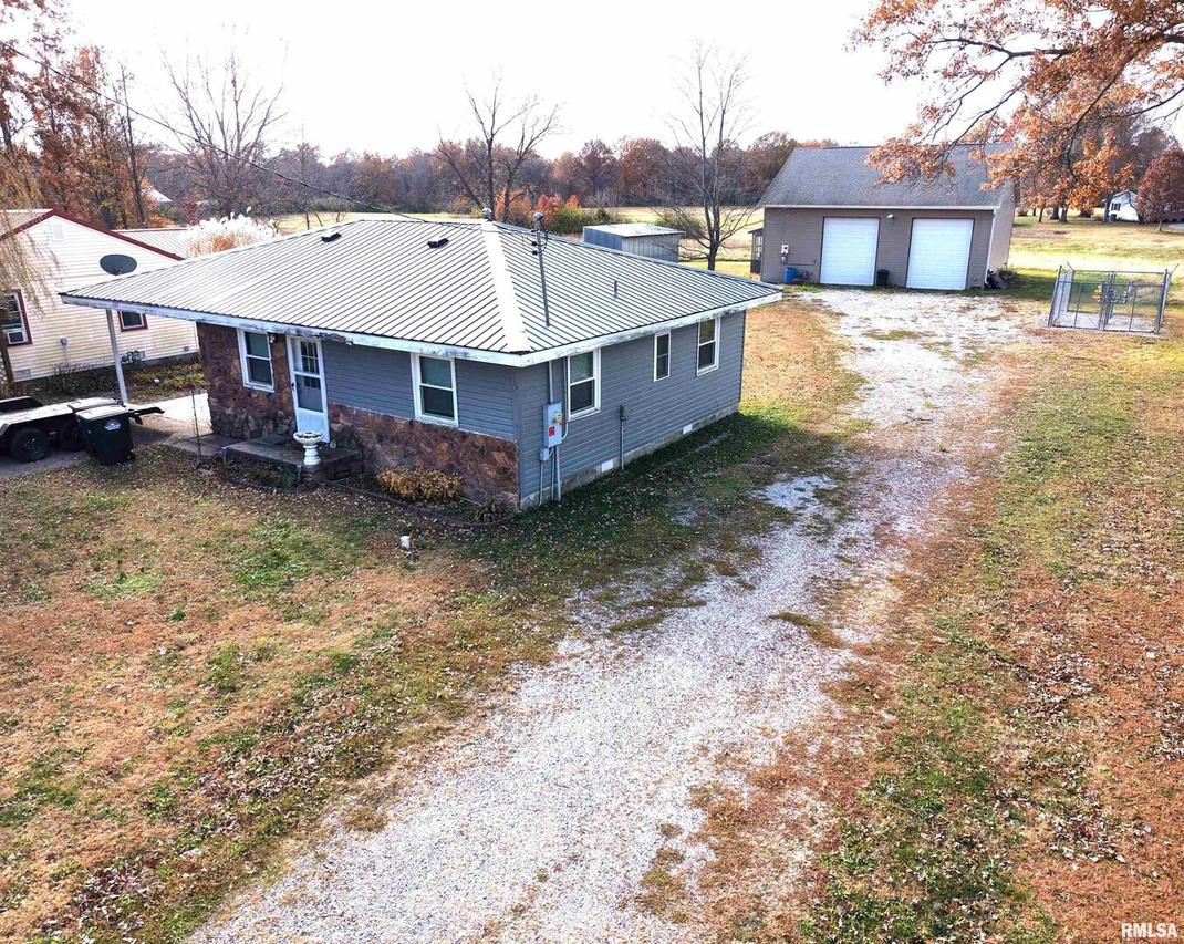 103 Watkins St., Cisne, IL 62823