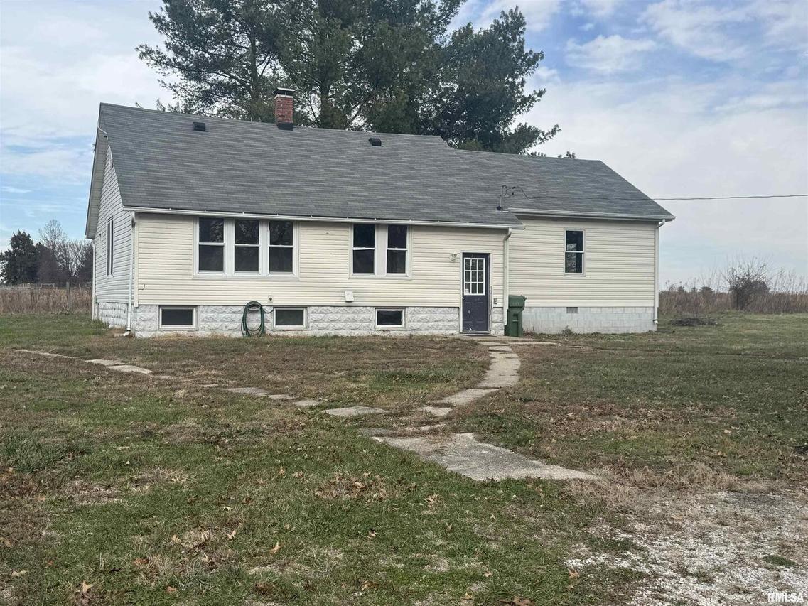 23392 N Il Hwy 37 Hwy., Dix, IL 62830