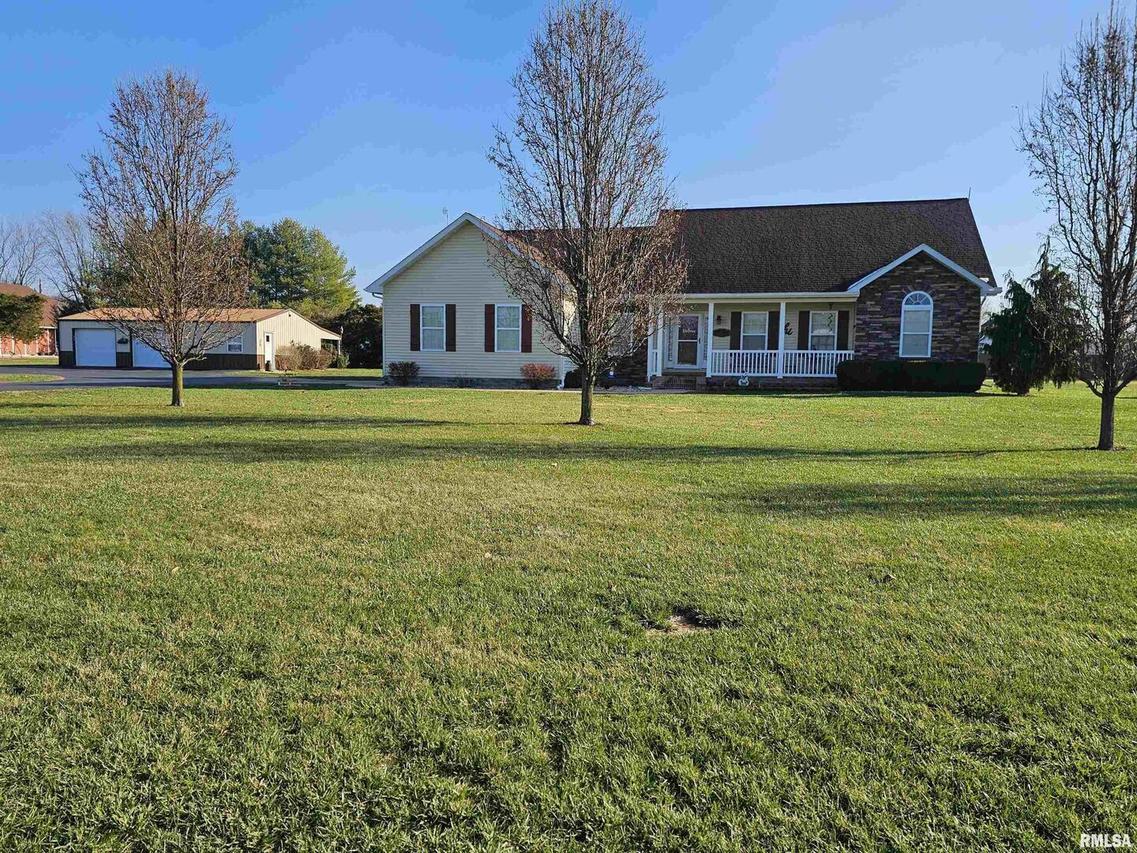 10586 N Spring Garden Ln., Mt Vernon, IL 62864