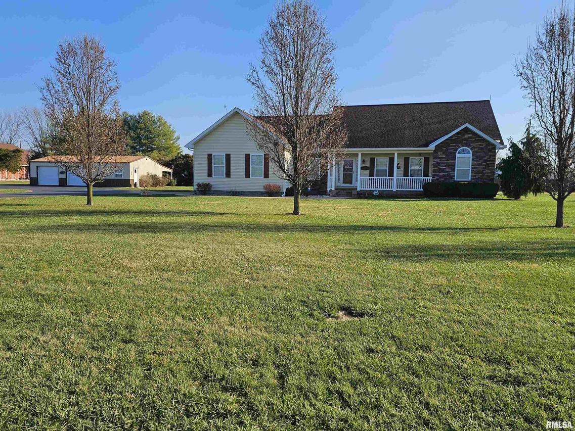 10586 N Spring Garden Ln., Mt Vernon, IL 62864