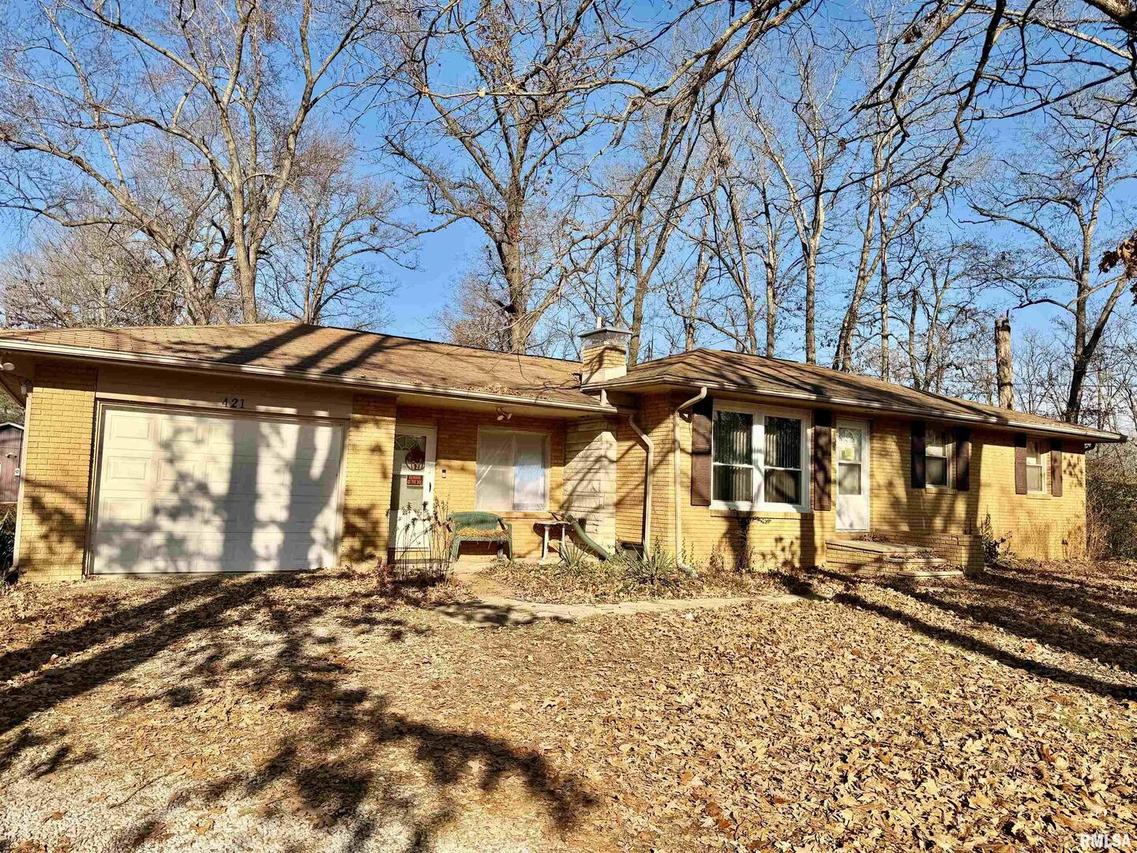 421 County Rd 2400 N Rd., Centralia, IL 62801