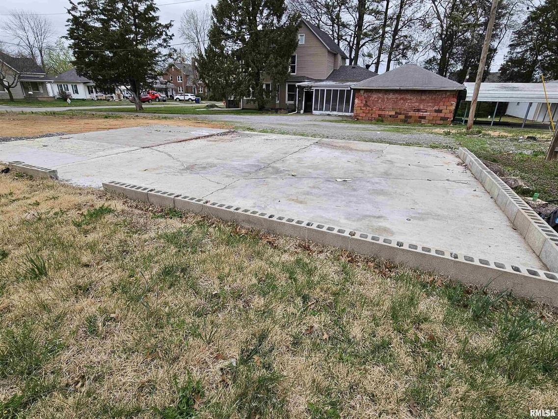 618 S Mckinley St., Harrisburg, IL 62946