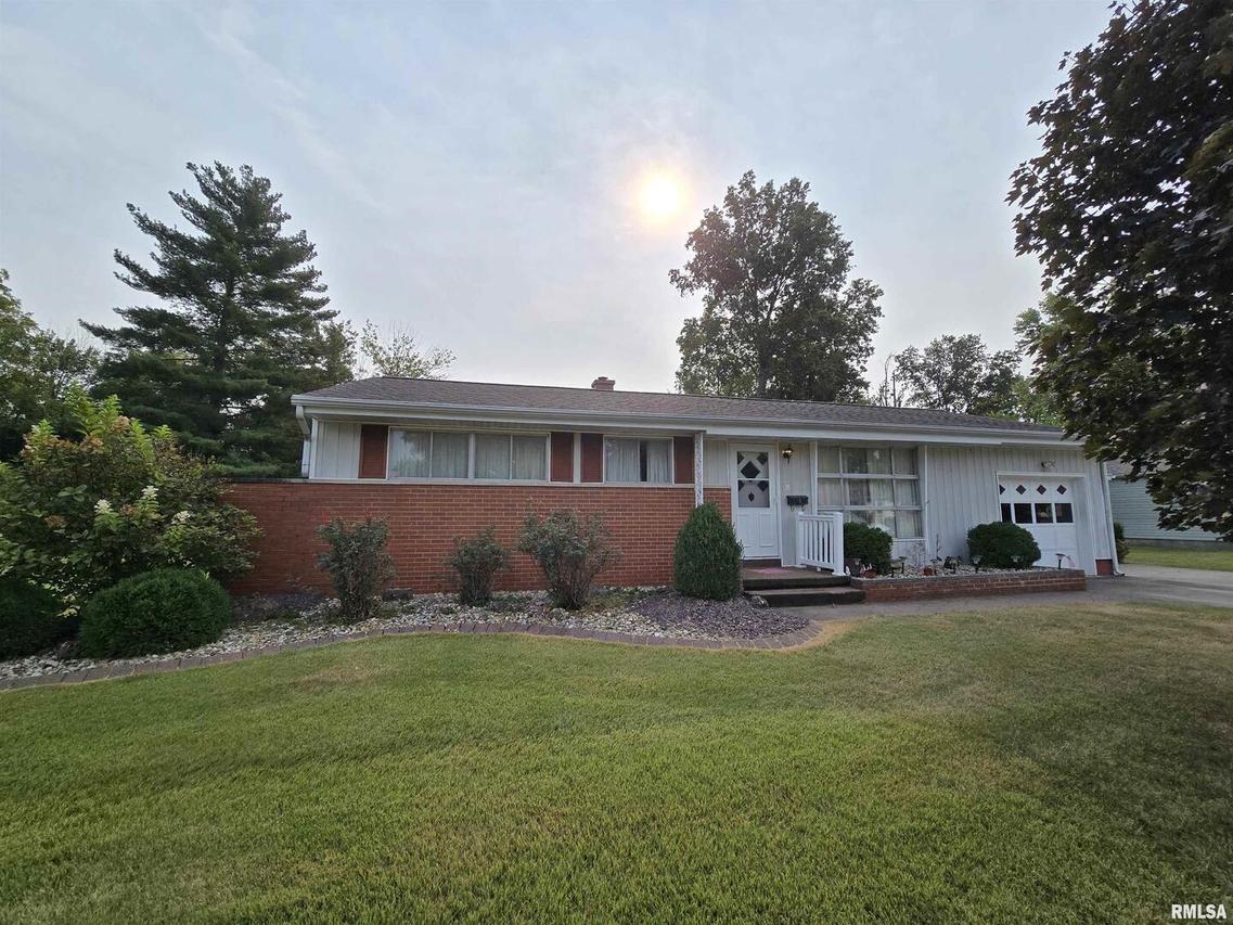 10 Park Ln., Centralia, IL 62801