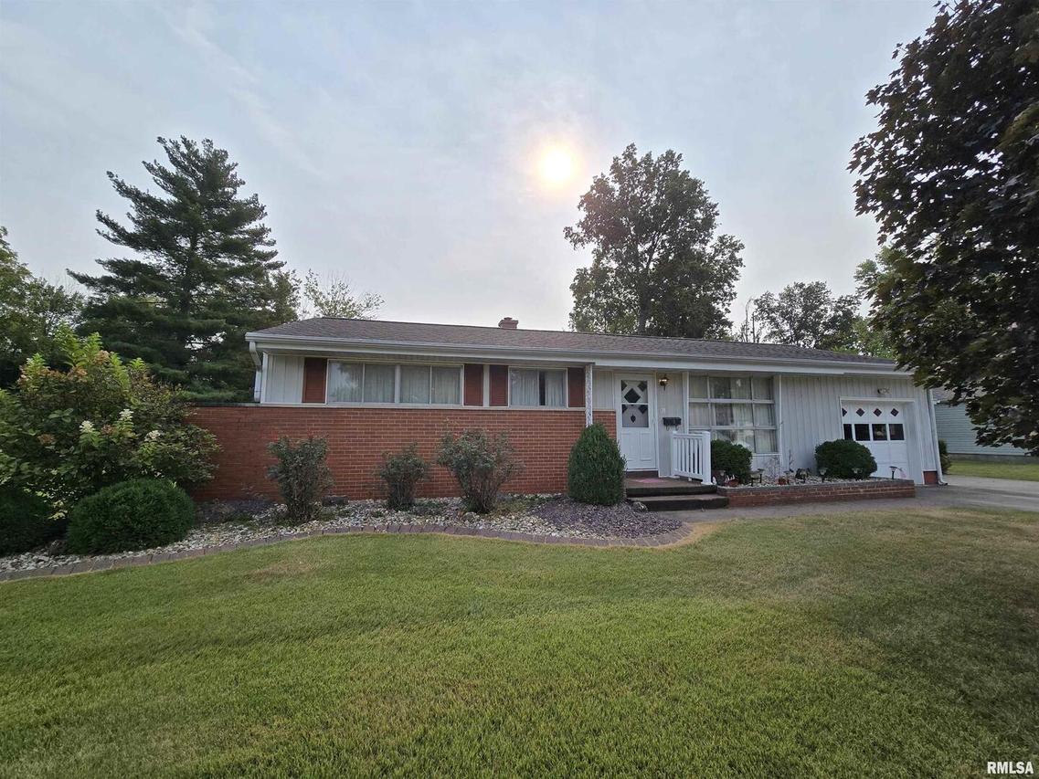 10 Park Ln., Centralia, IL 62801