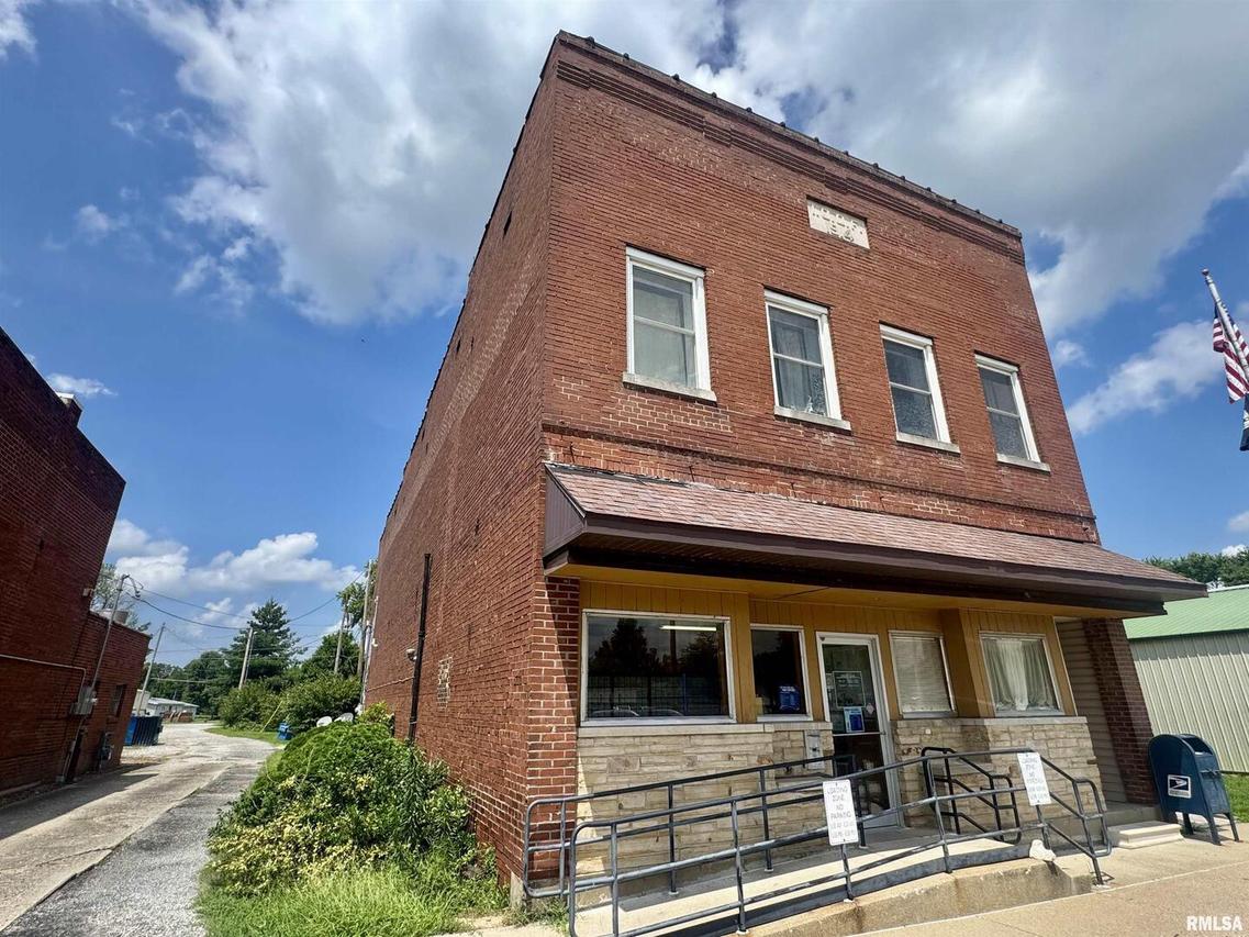 606 N Main St., Woodlawn, IL 62898