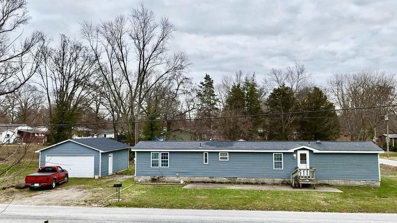 414 W Taylor St., Benton, IL 62812