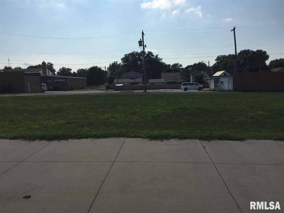 000 N Prospect St., Cambridge, IL 61238