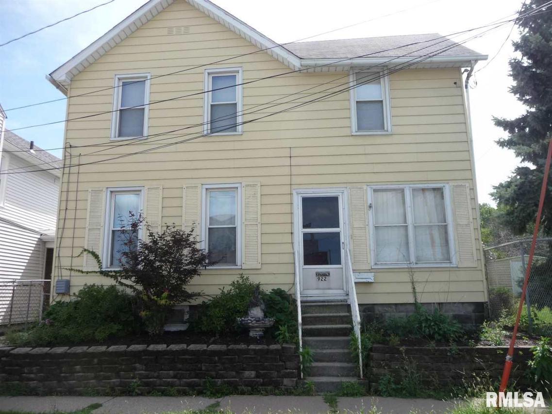 922 4th Ave., Moline, IL 61265