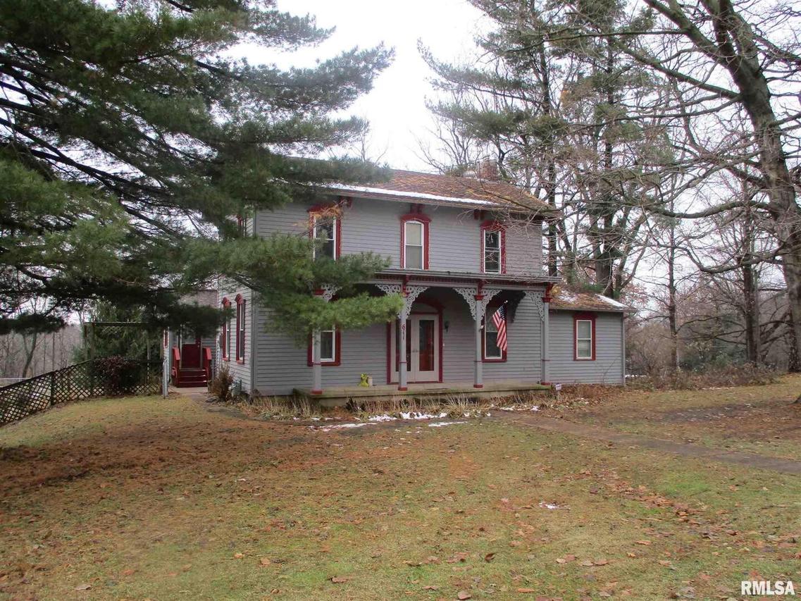 611 S Clay St., Mt Carroll, IL 61053