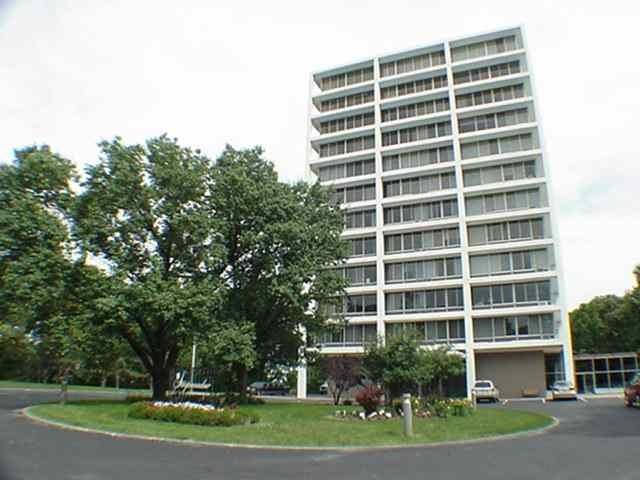 1337 21st Ave., Rock Island, IL 61201