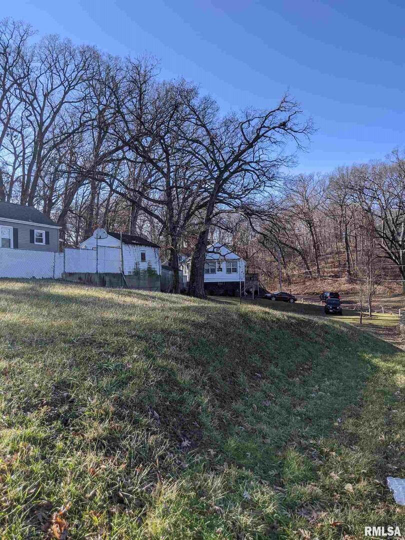 1010 44th St., Rock Island, IL 61201