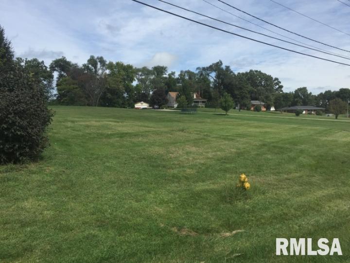 8308 Ridgewood Rd., Rock Island, IL 61201