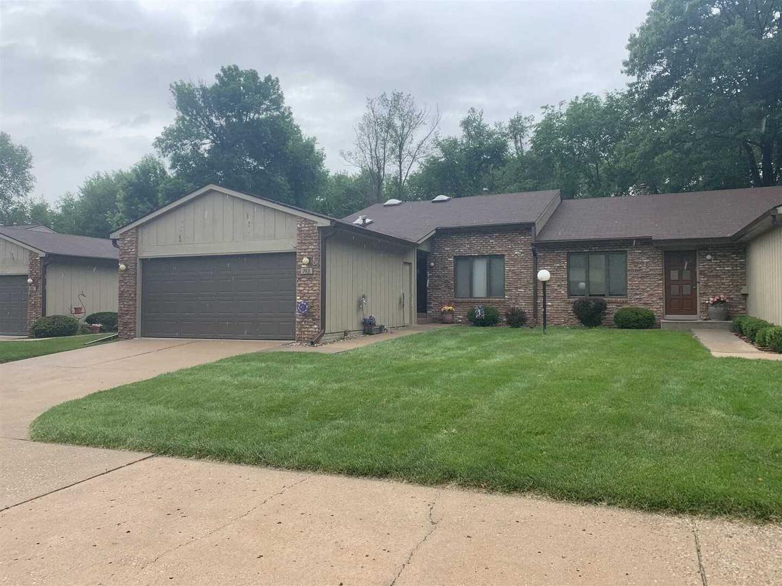 743 51st Ave., East Moline, IL 61244