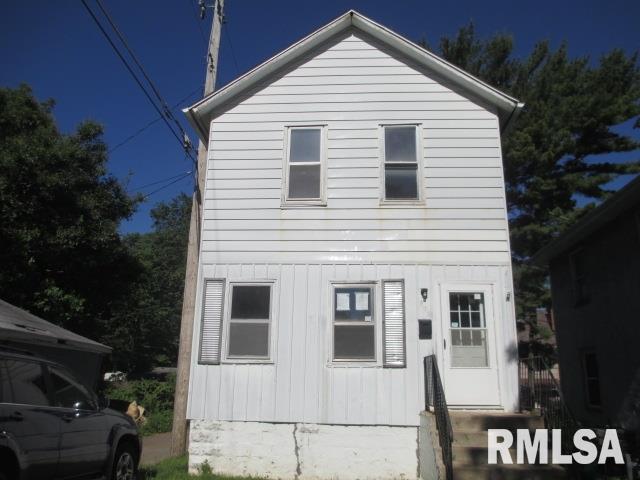 808 27th St., Rock Island, IL 61201