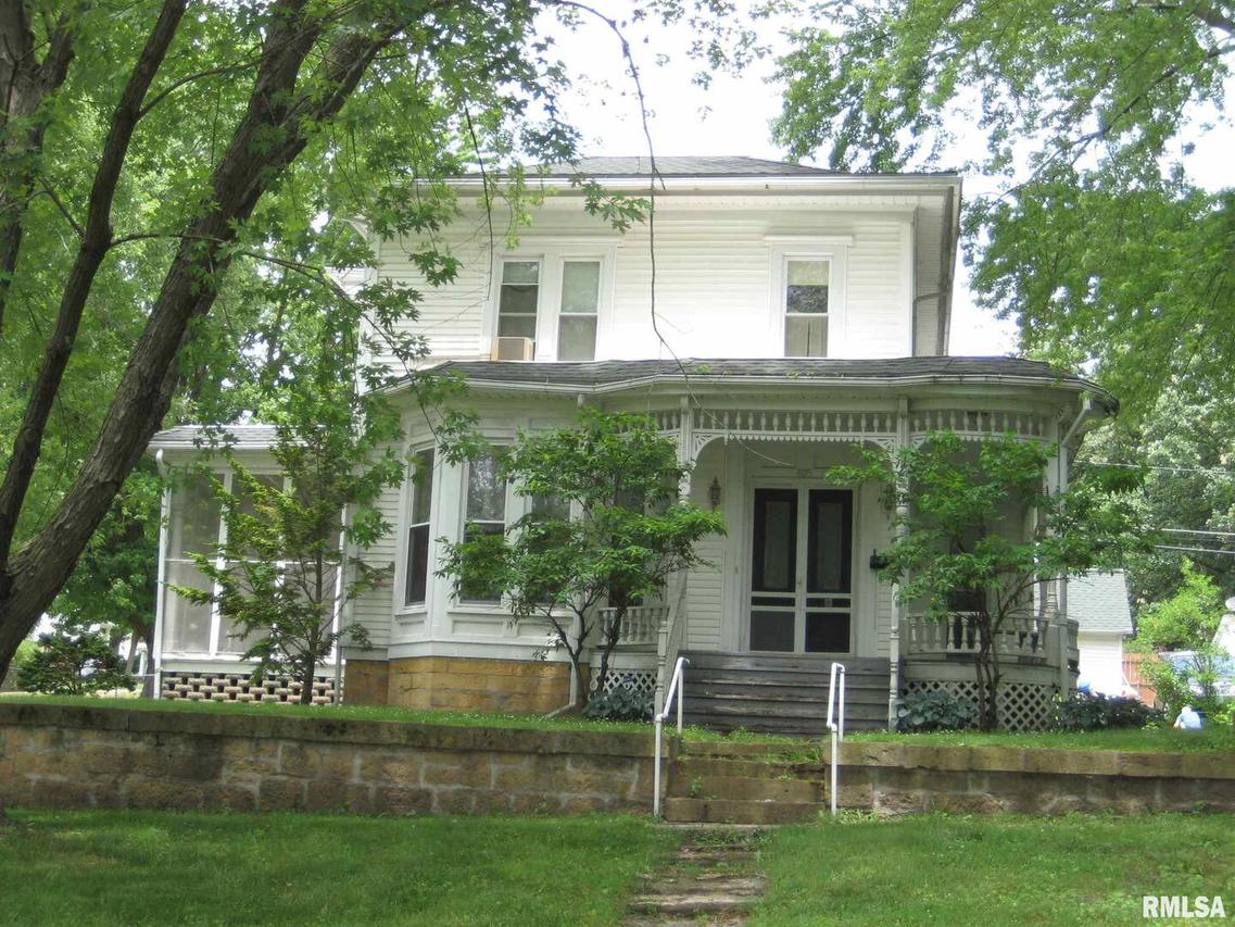 805 11th Ave., Fulton, IL 61252