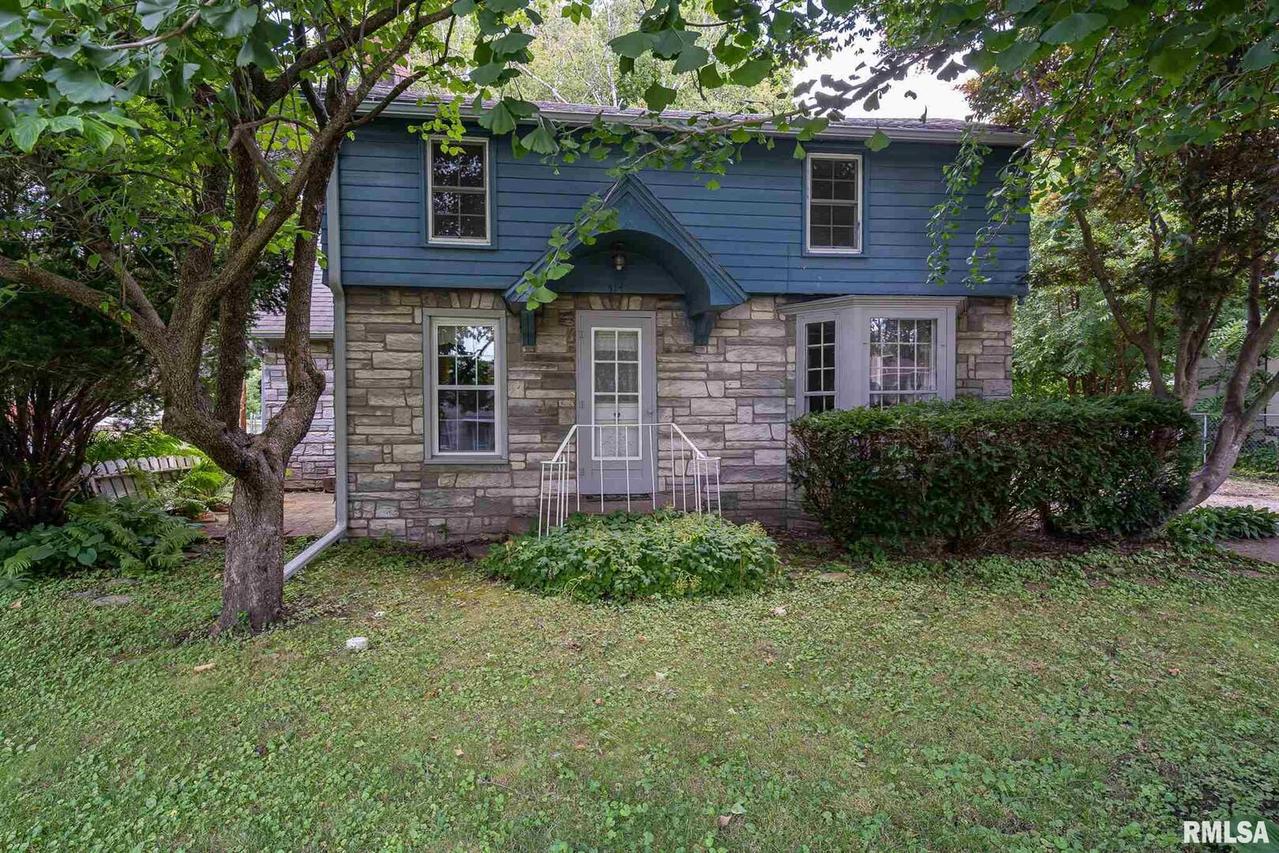 414 NW 2nd Ave., Aledo, IL 61231