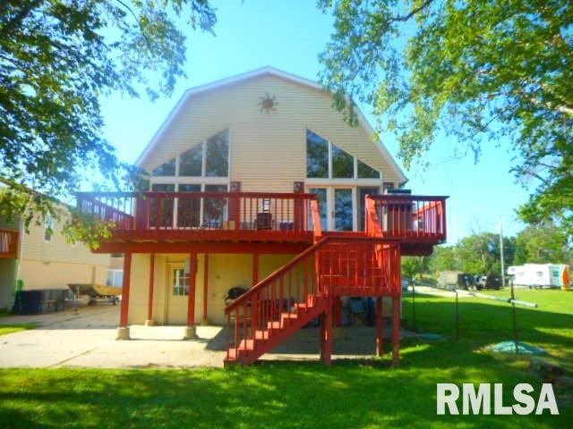 2011 S Shore Dr., Moline, IL 61265