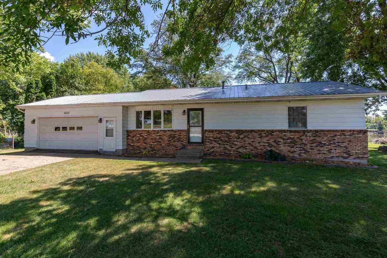 24718 1st Ave., Hillsdale, IL 61257