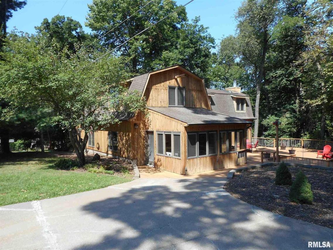 1229 35th Ave., Moline, IL 61265