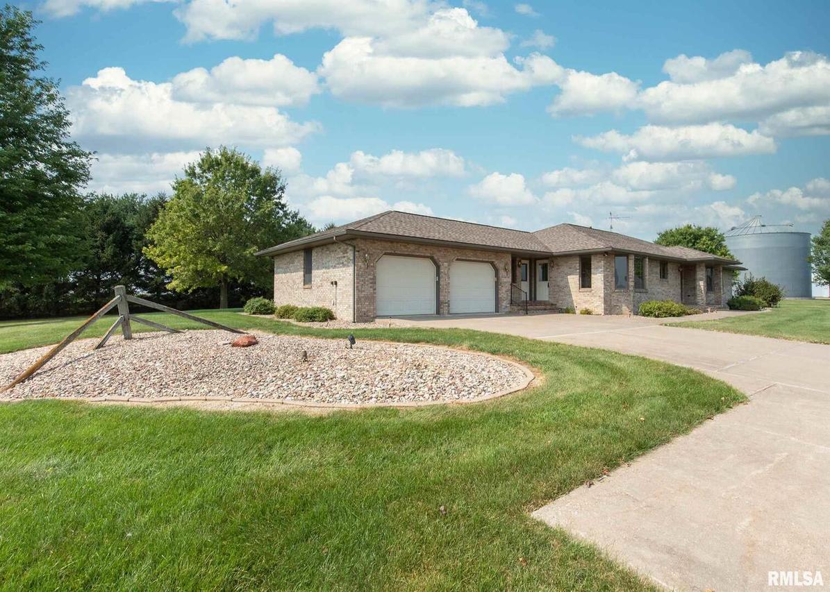 18024 91st St., Reynolds, IL 61279