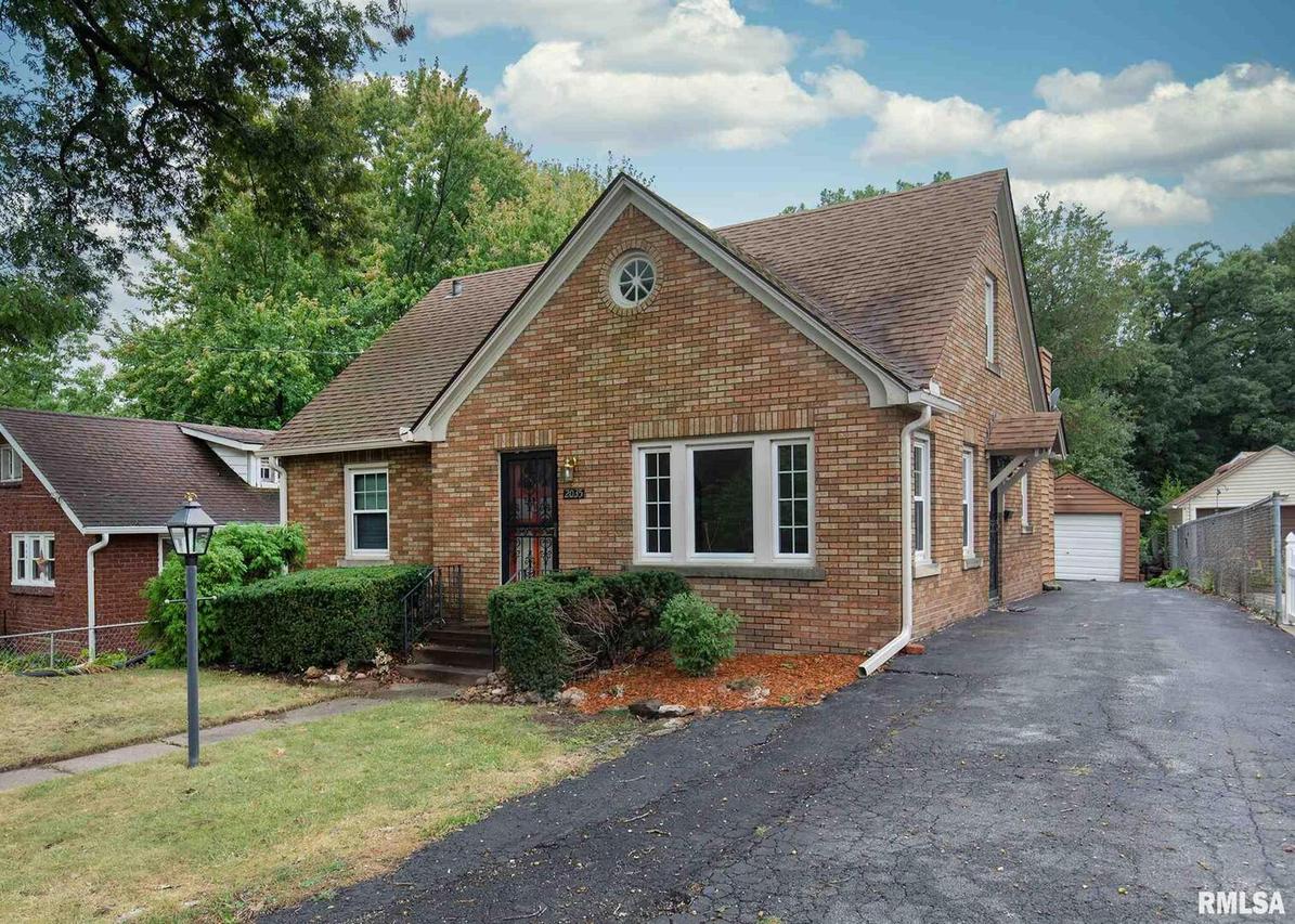 2035 12th St., East Moline, IL 61244