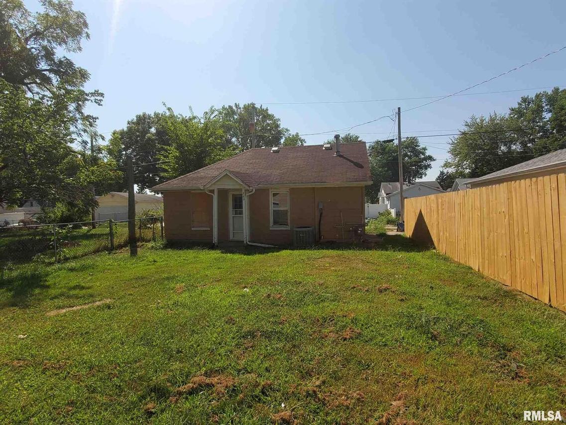 365 23rd St., East Moline, IL 61244