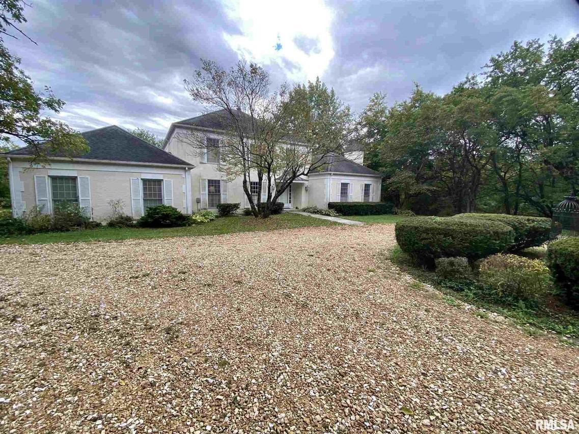 1371 230th St., Aledo, IL 61231