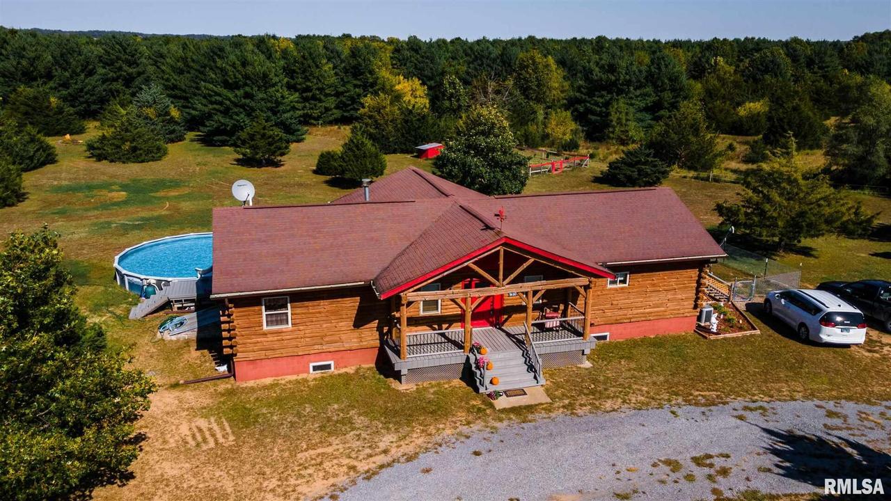 444 95th Ave., New Boston, IL 61272