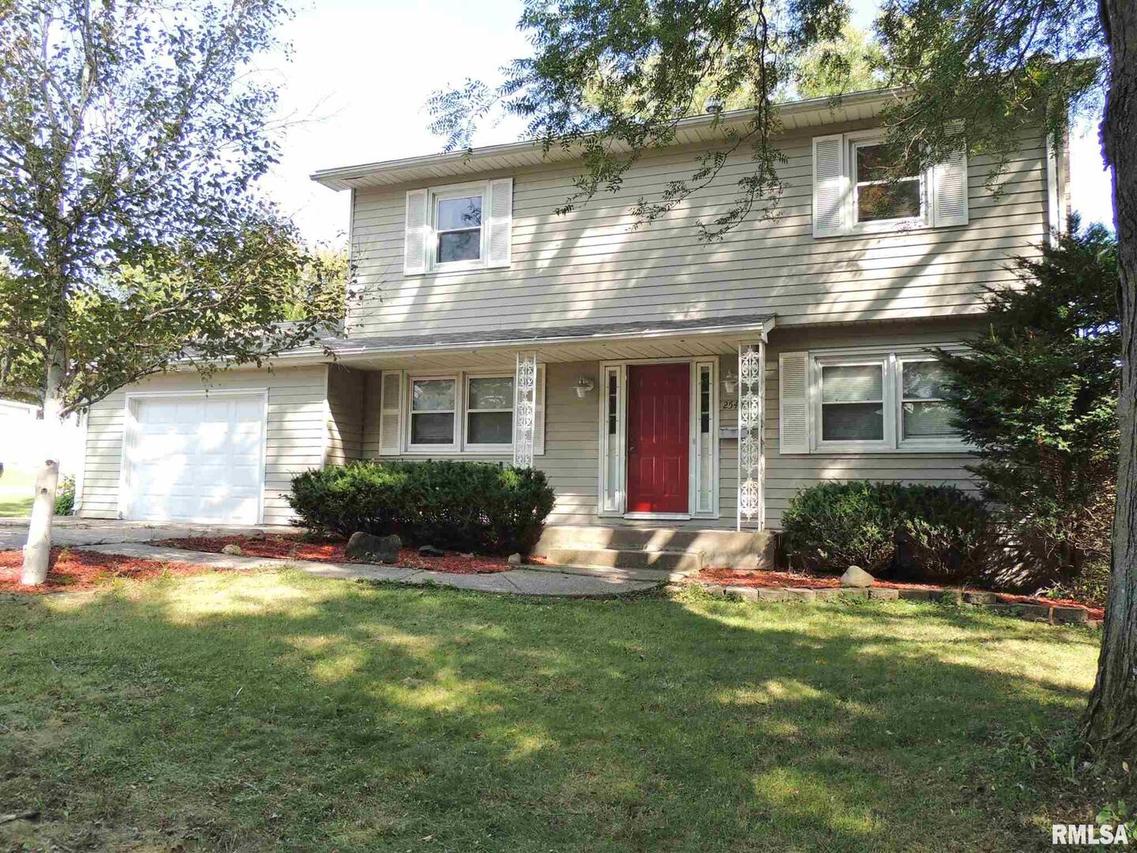 2540 33rd St., Moline, IL 61265