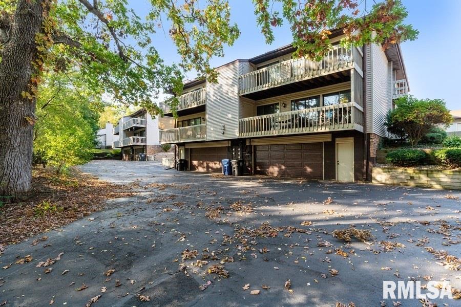 5908 36th Avenue Ct., Moline, IL 61265