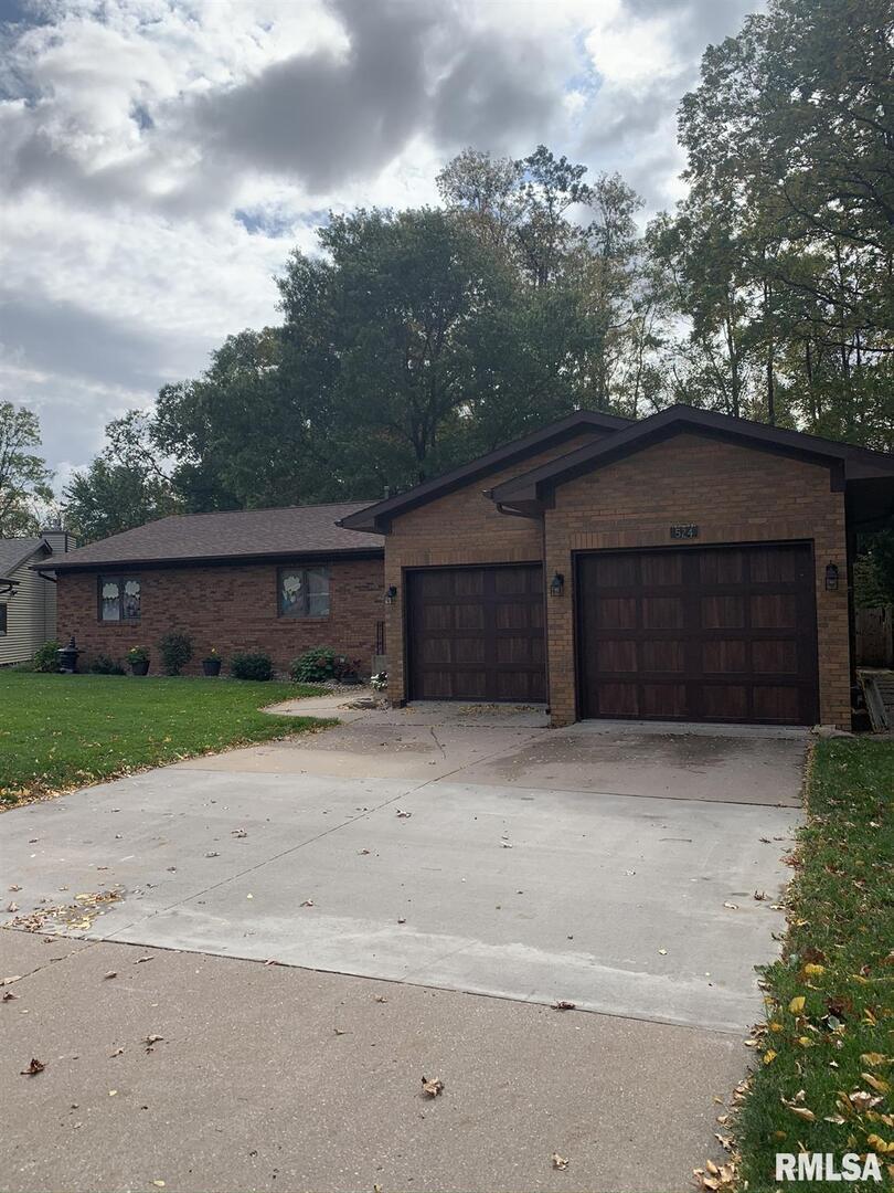 524 48th Ave., East Moline, IL 61244