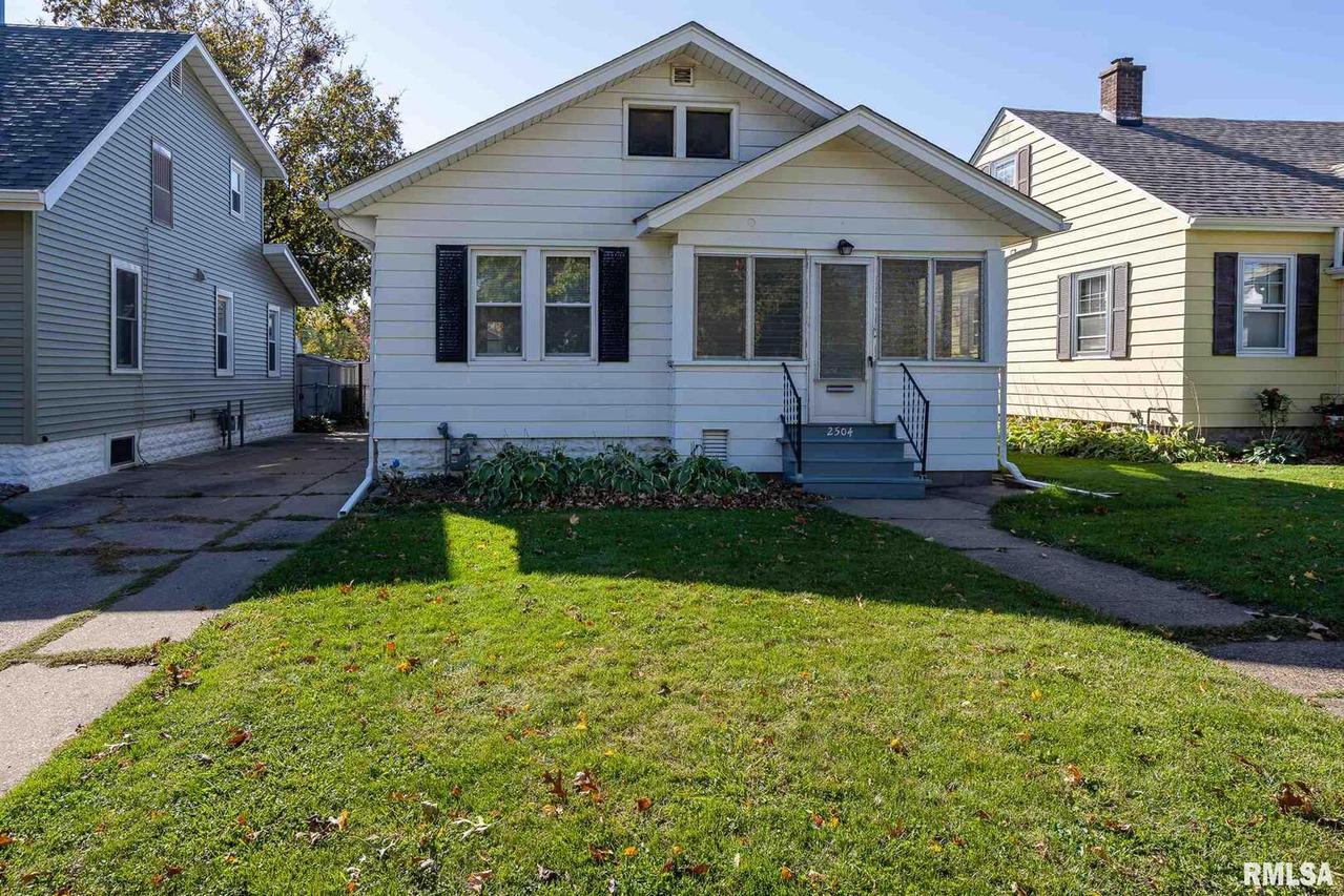 2504 21st Ave., Rock Island, IL 61201