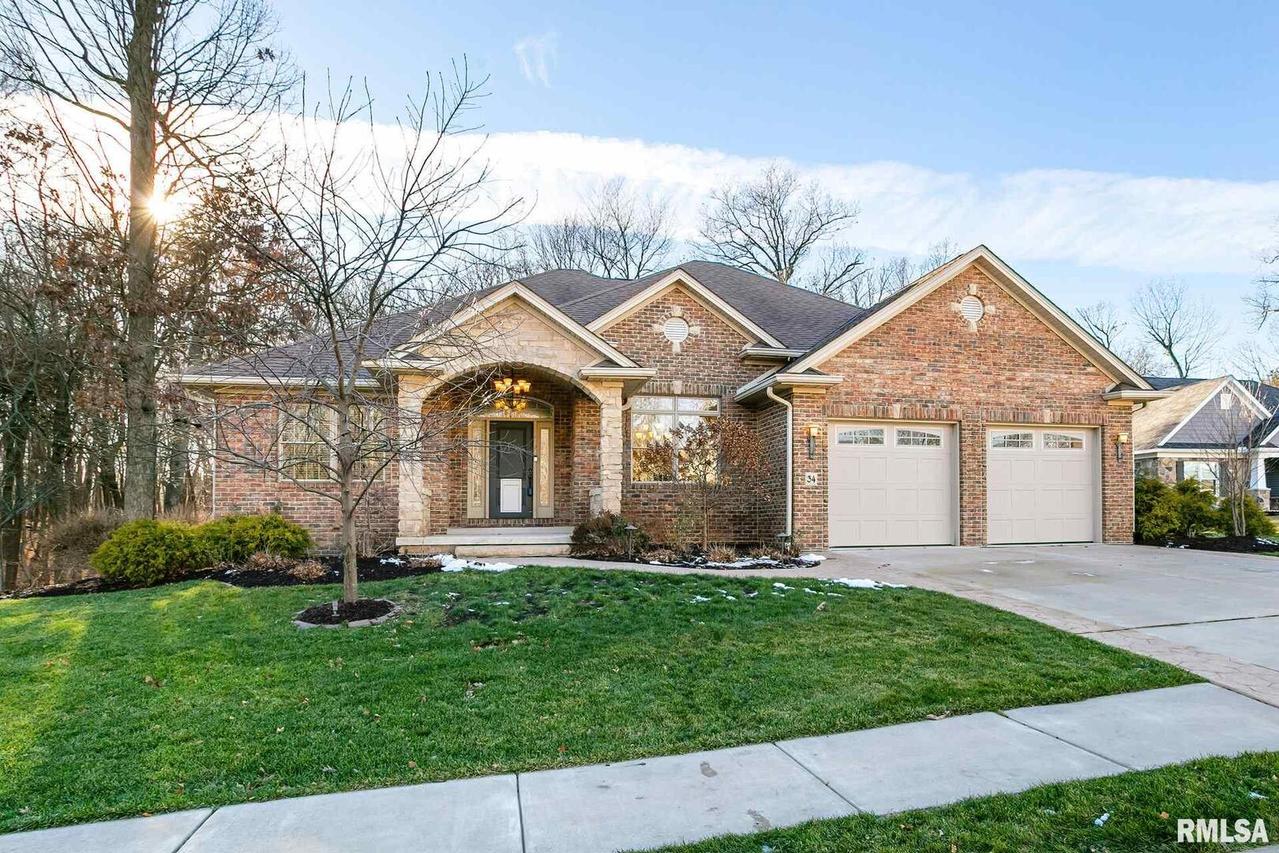 34 Chippiannock Pl., Rock Island, IL 61201